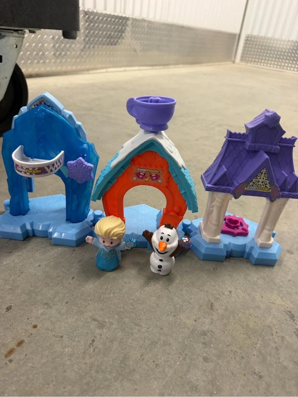 Fisher-Price Little People Disney Frozen Elsa Olaf Ice Palace Playset Lot